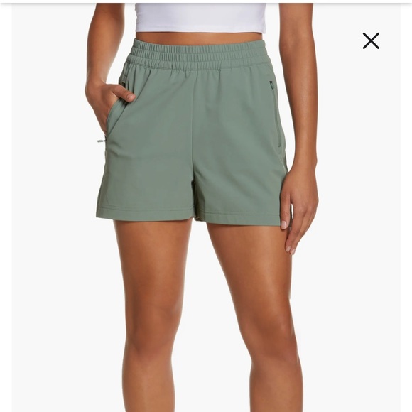 Sweaty Betty Pants - Sweaty Betty Summit Water Resistant Hiking Women’s Shorts Size XL in Sage Green